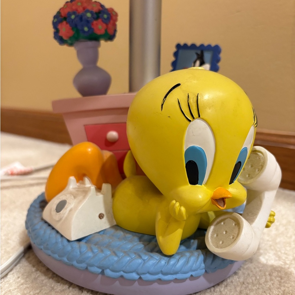 Vintage Tweety Bird / Looney Tunes Desk Lamp